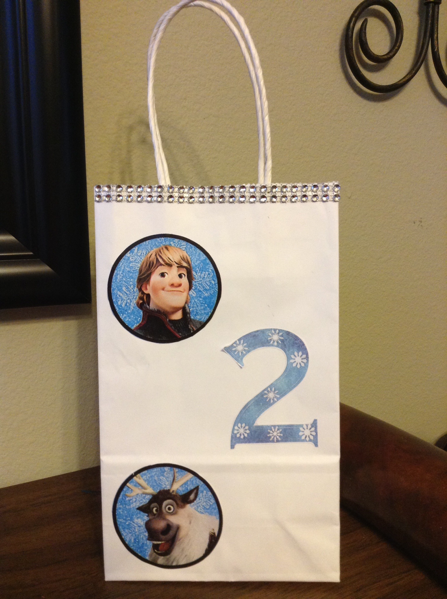 DIY Frozen Themed Party Bags – Modern Latina Mommy